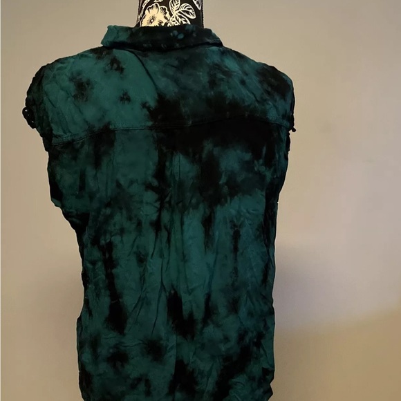 Rock and Republic - Picture 4 of 5